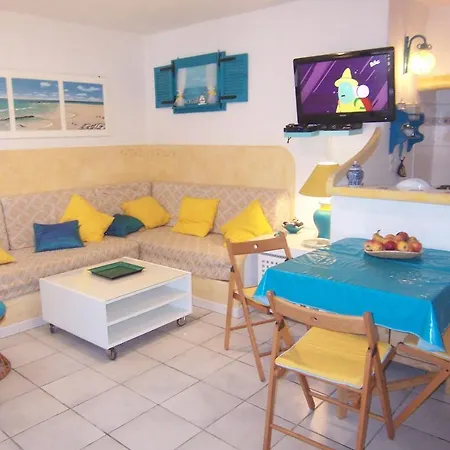 St Cyprien D25 *